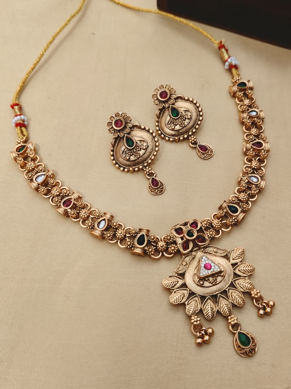 Beautiful Premium Quality Gold Plated Heritage Matt Chokker With Beautiful Earrings….